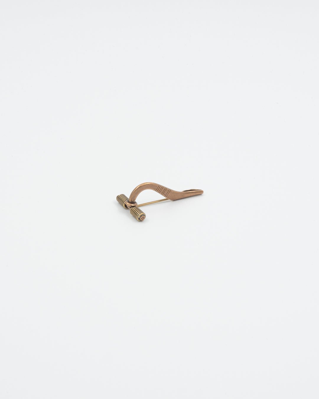 Held safety pin ancestor brooch bronze