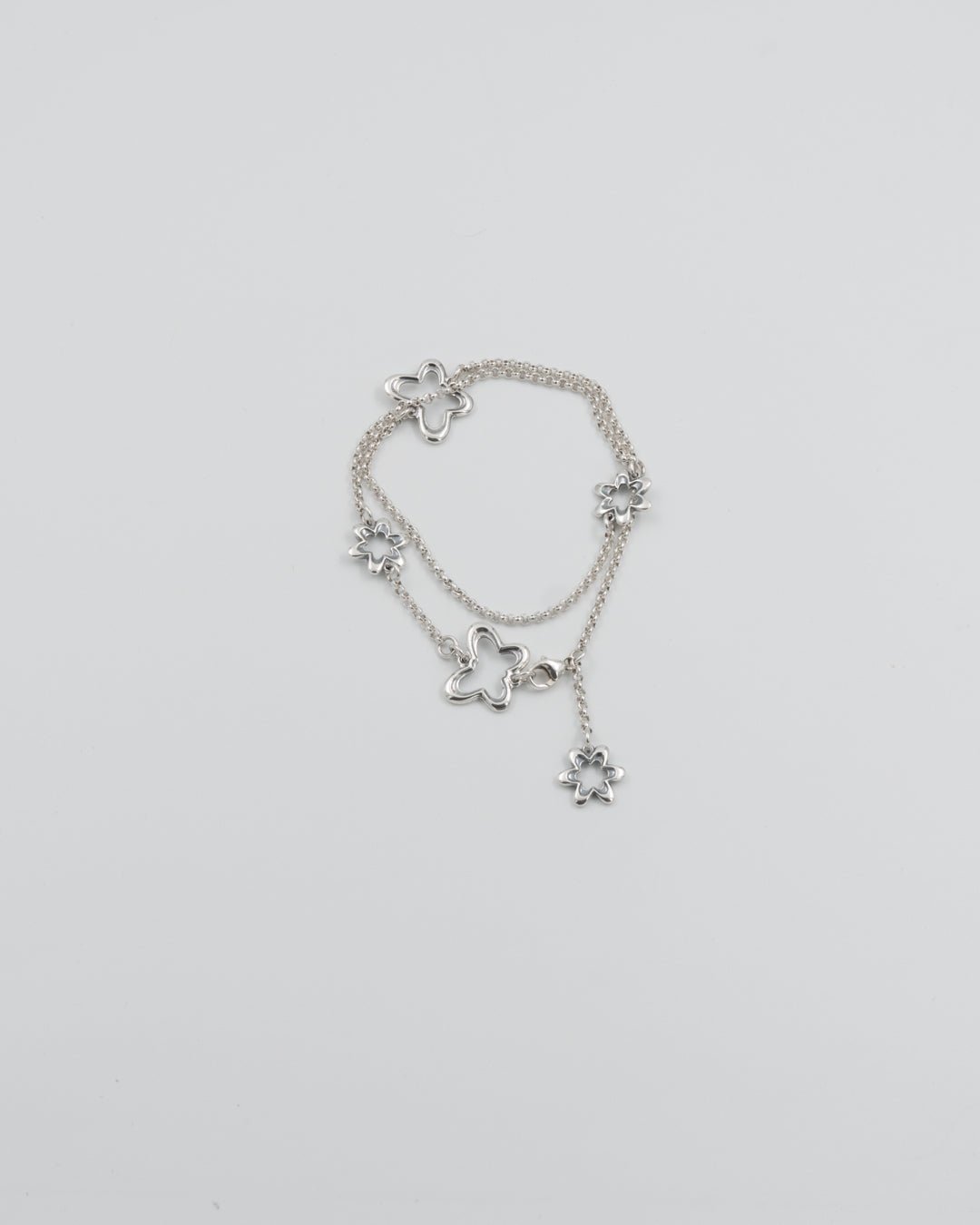 Pidetty Ilona-rannekoru hopea