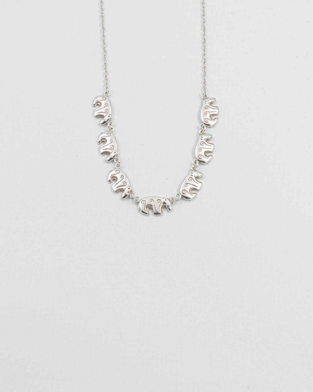 Pidetty Kalevankarhu-kaulakoru 42/45 cm hopea