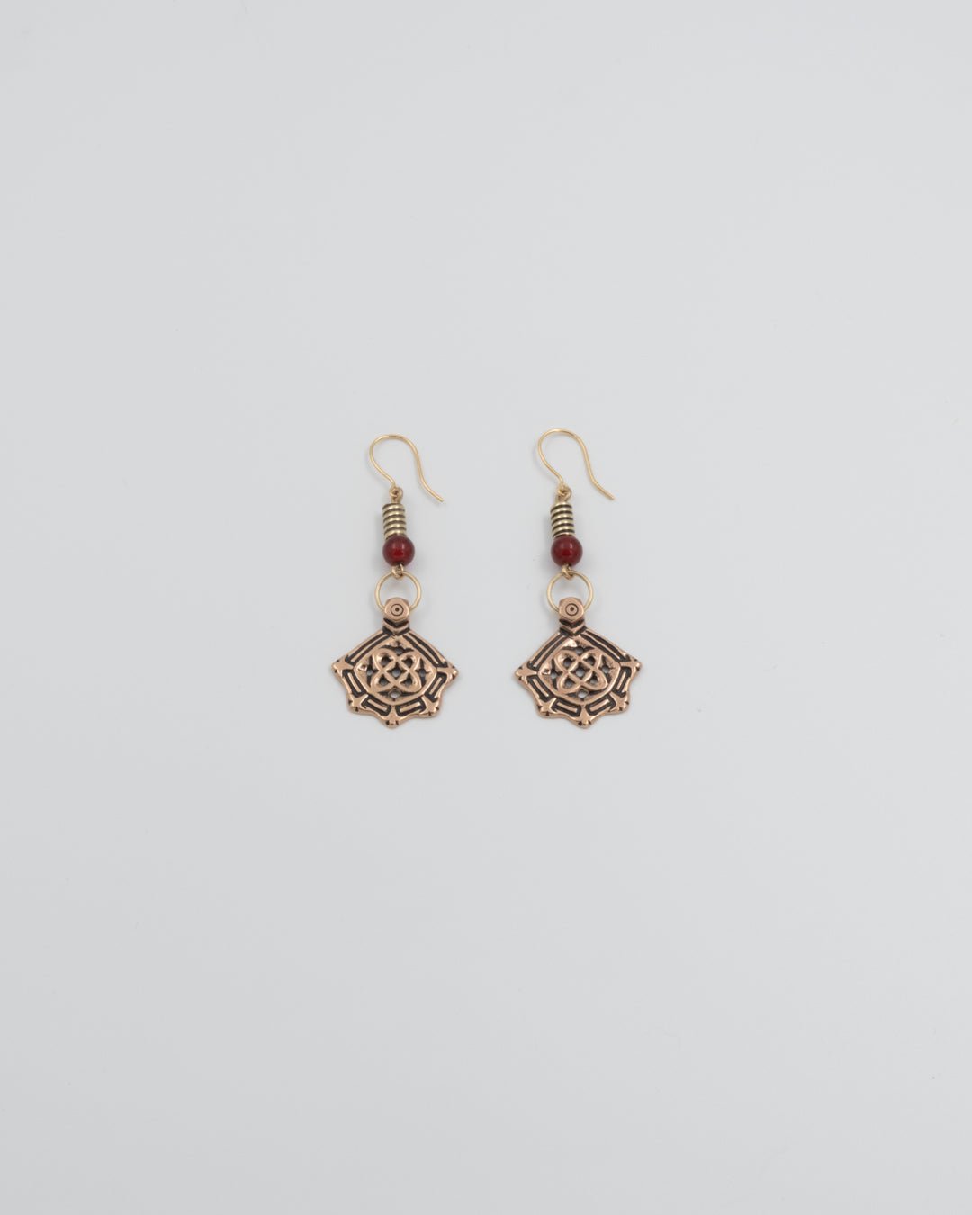 Pidetty Kanteletar-korvakorut pronssi koukku karneoli