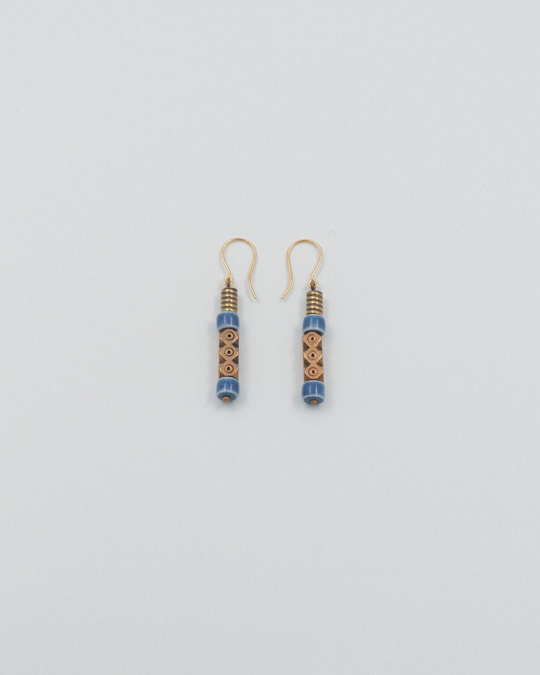 Pidetty Kanteletar-korvakorut pronssi keramiikka vaaleansininen