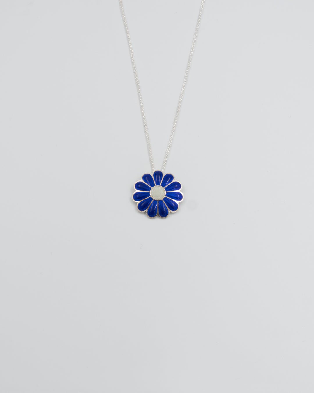 Pidetty Kukkaketo-solkiriipus 42 cm hopea sininen