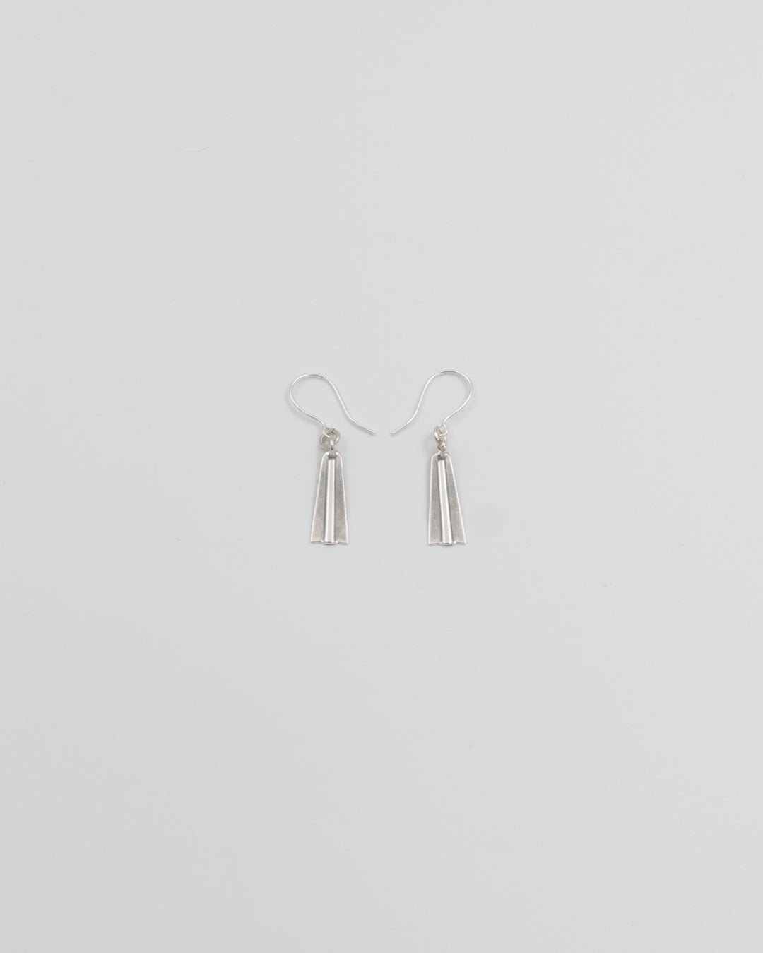 Pidetty Kuutar-helan korvakorut hopea koukku