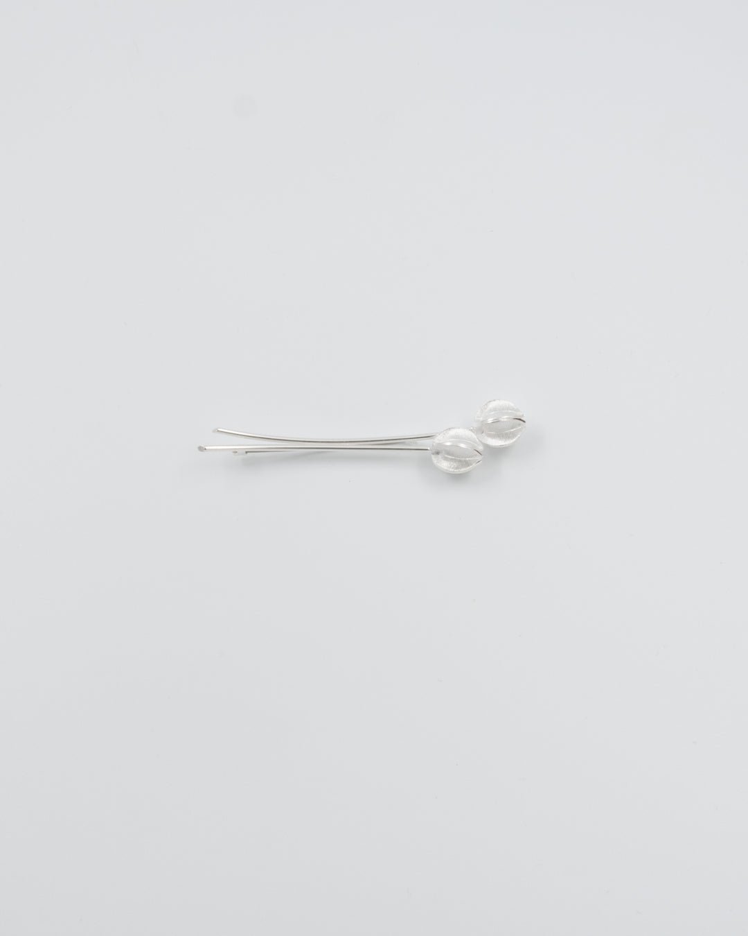 Pidetty Lumikukka-rintakoru hopea