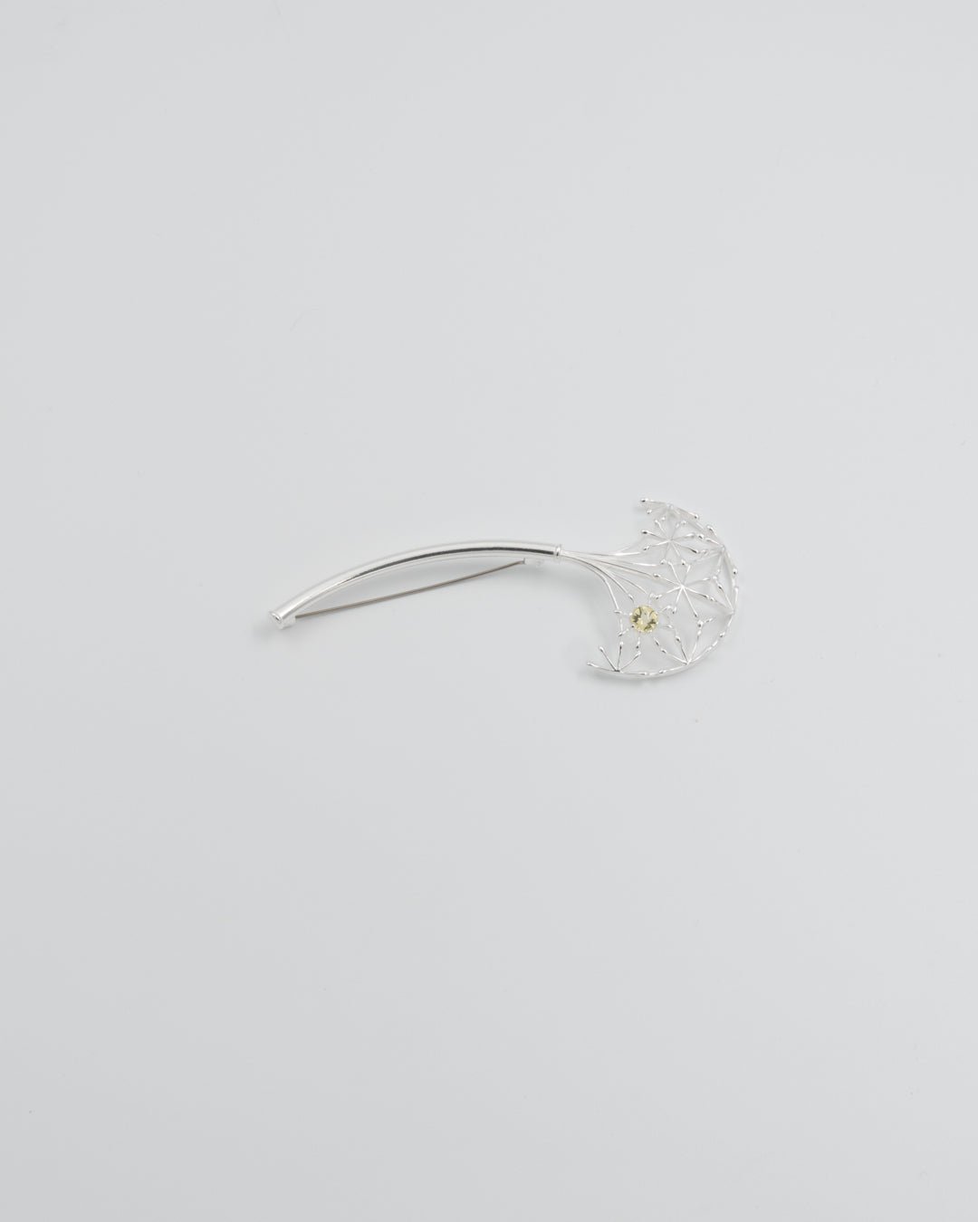 Pidetty Naisen ääni -rintakoru hopea vihreä kvartsi