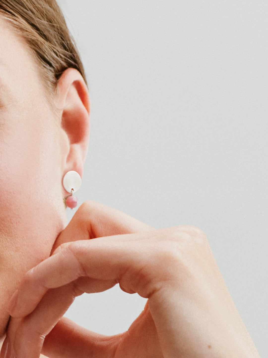 Pink Ribbon 2026 Kosmos stud earrings silver