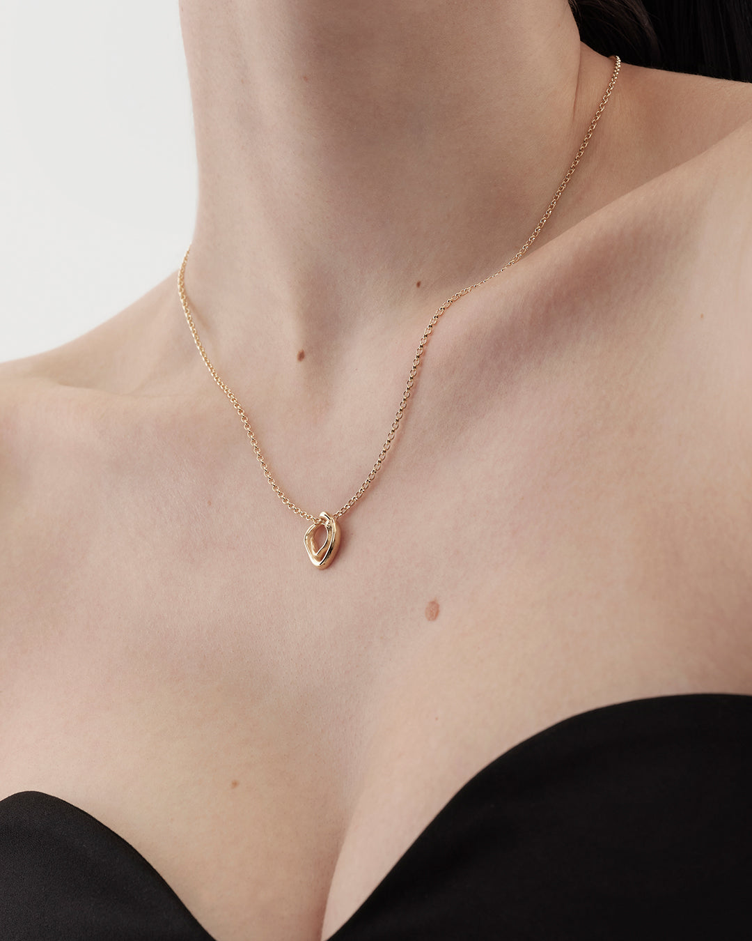 Männyt-riipus kulta 14K