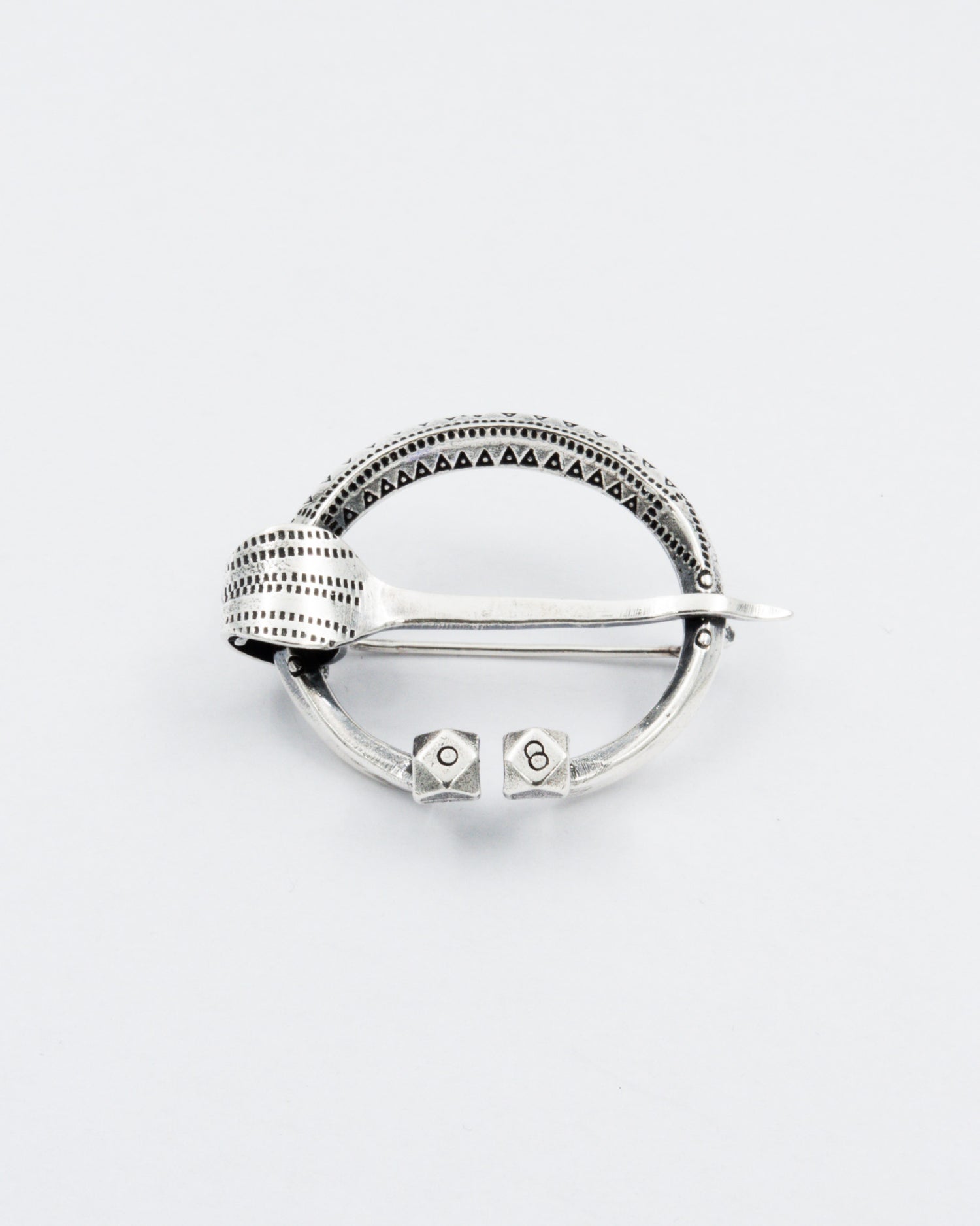 Pidetty Maarian Taskulan hevosenkenkäsolki hopea