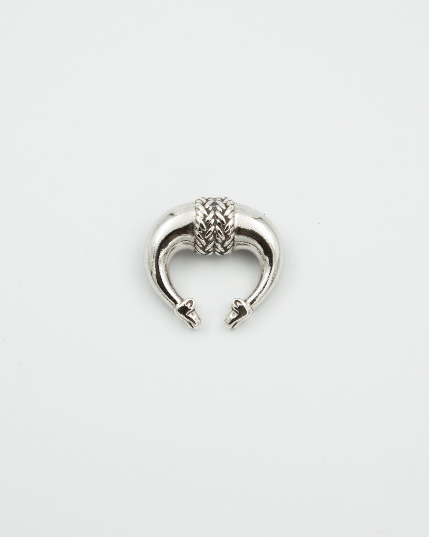 Pidetty Hirvenpää-rintakoru hopea