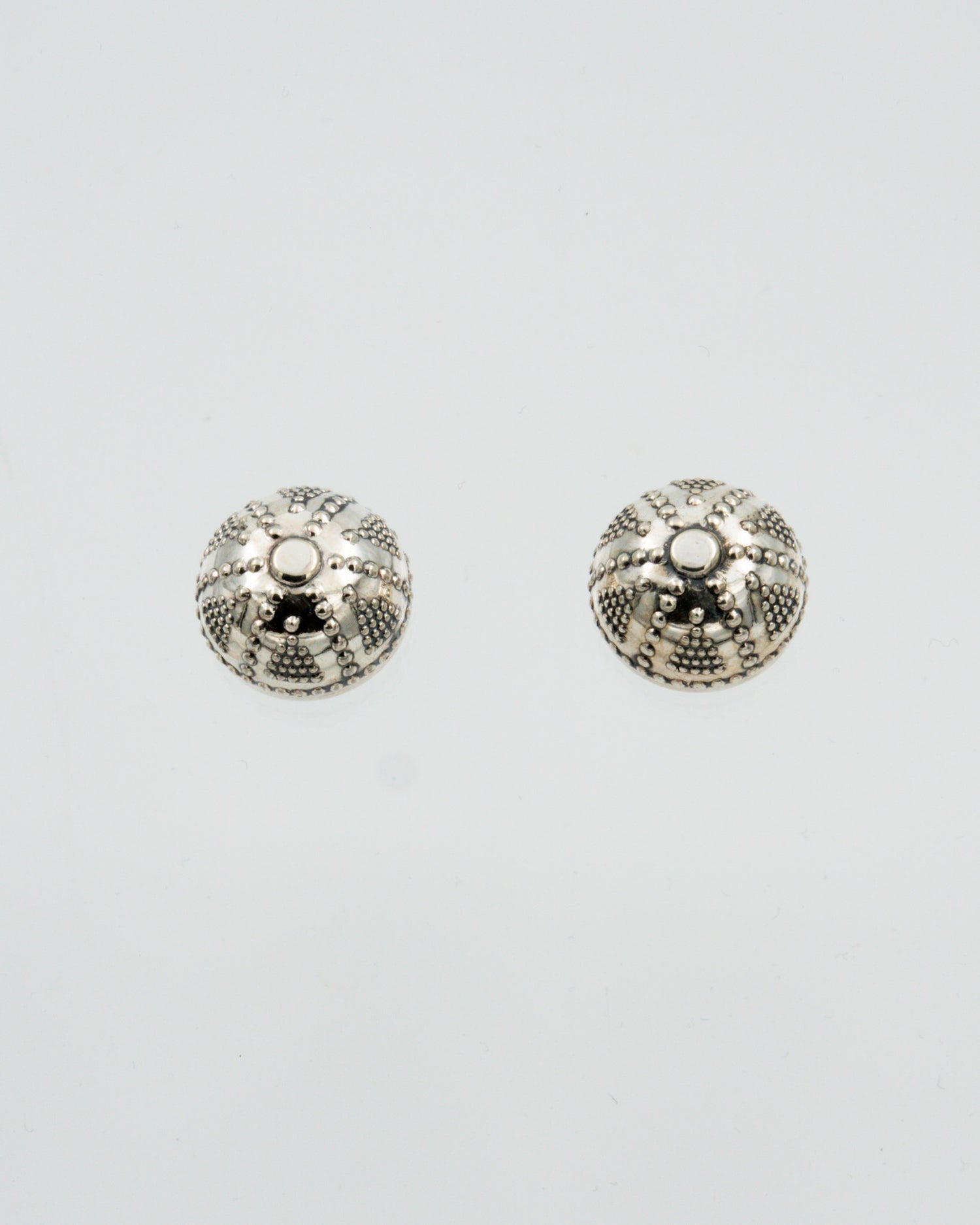 Pidetty Halikon filigraanipallokorvakorut tappi hopea