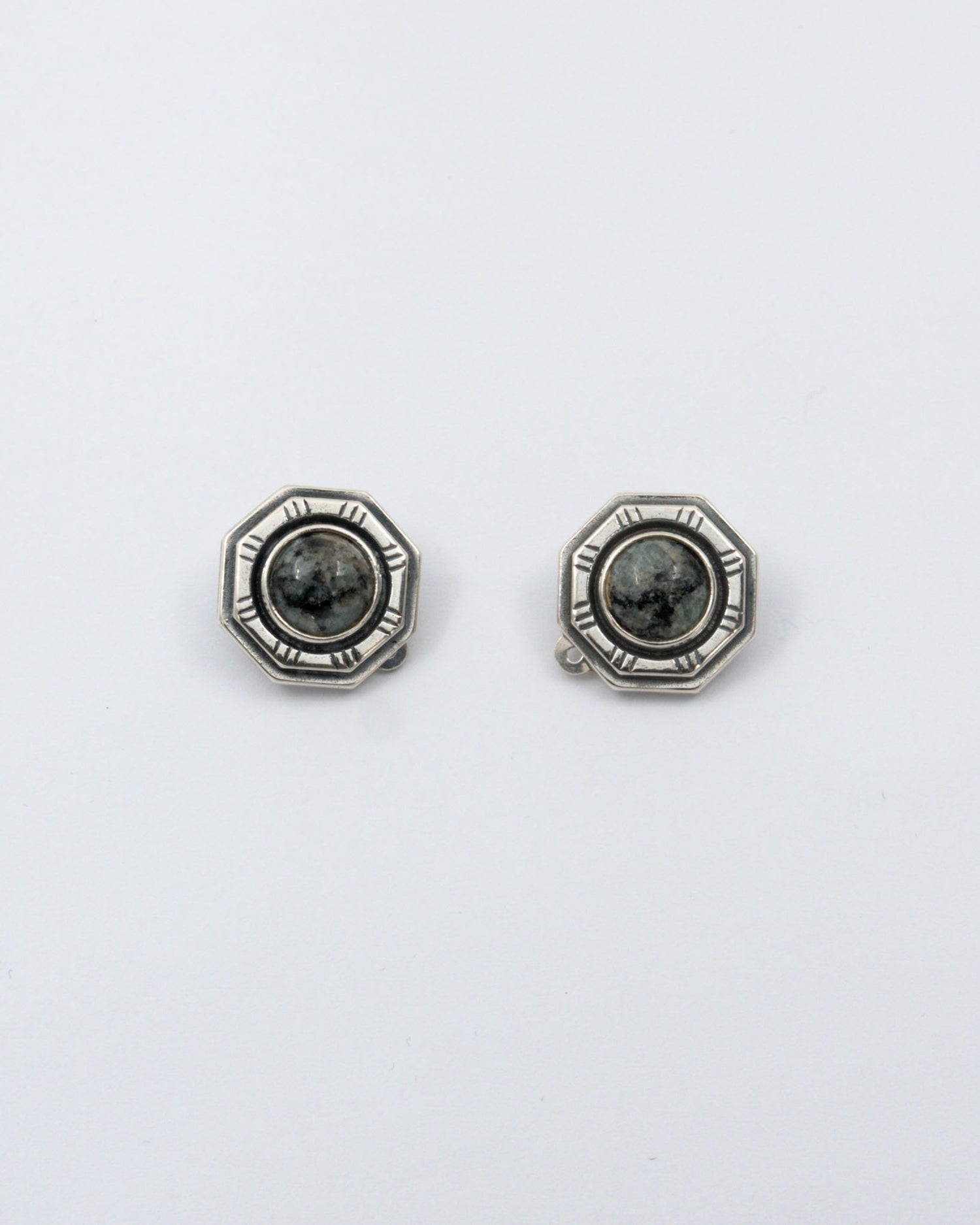 Pidetty Viapori-korvakorut hopea vihergraniitti klipsi