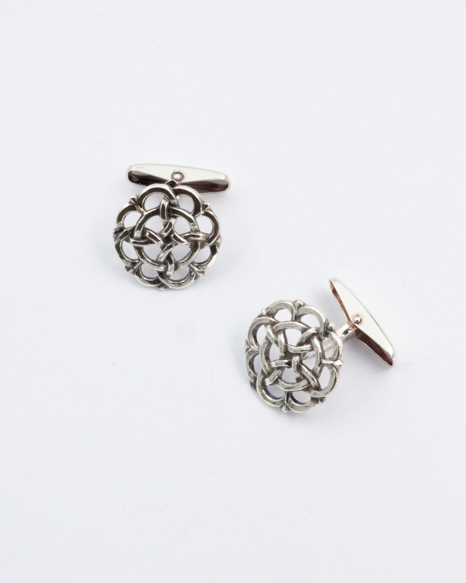 Pidetty kalvosinnapit 908 hopea