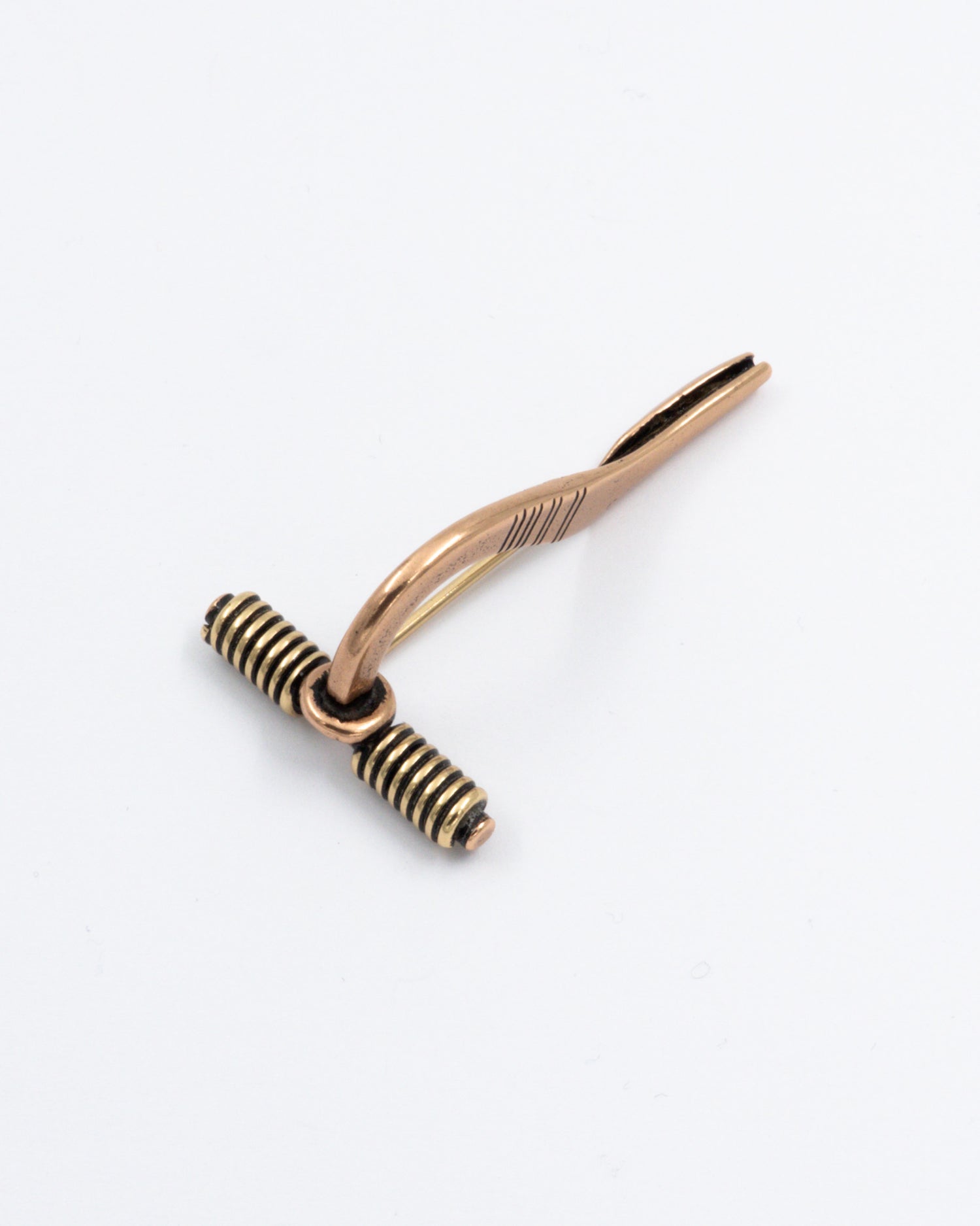 Pidetty Hakaneulan esiäiti -rintakoru pronssi