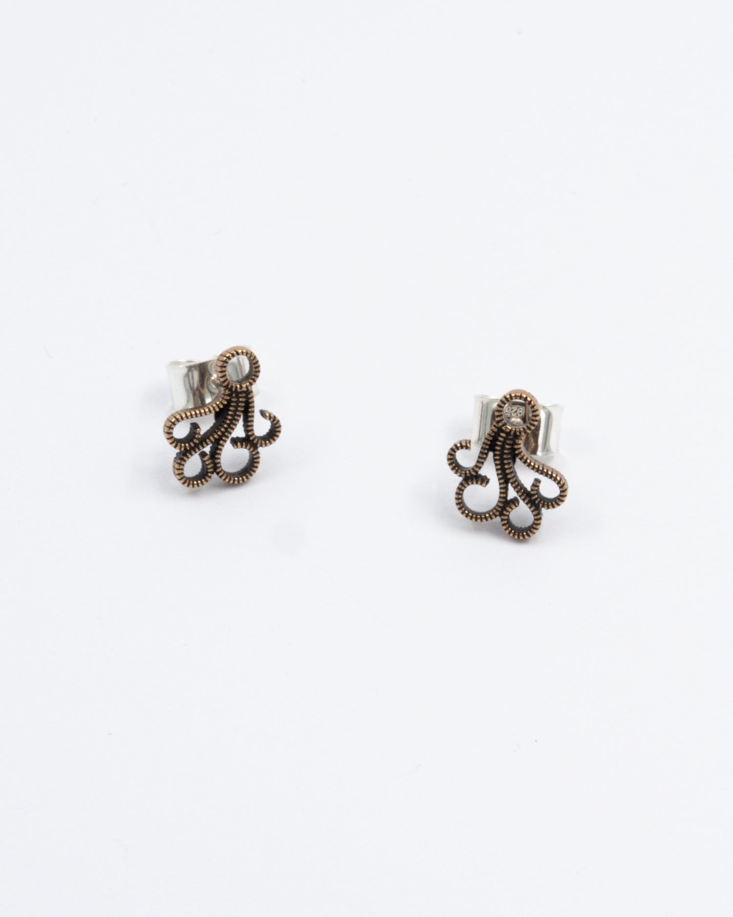 Held Vellamo stud earrings bronze