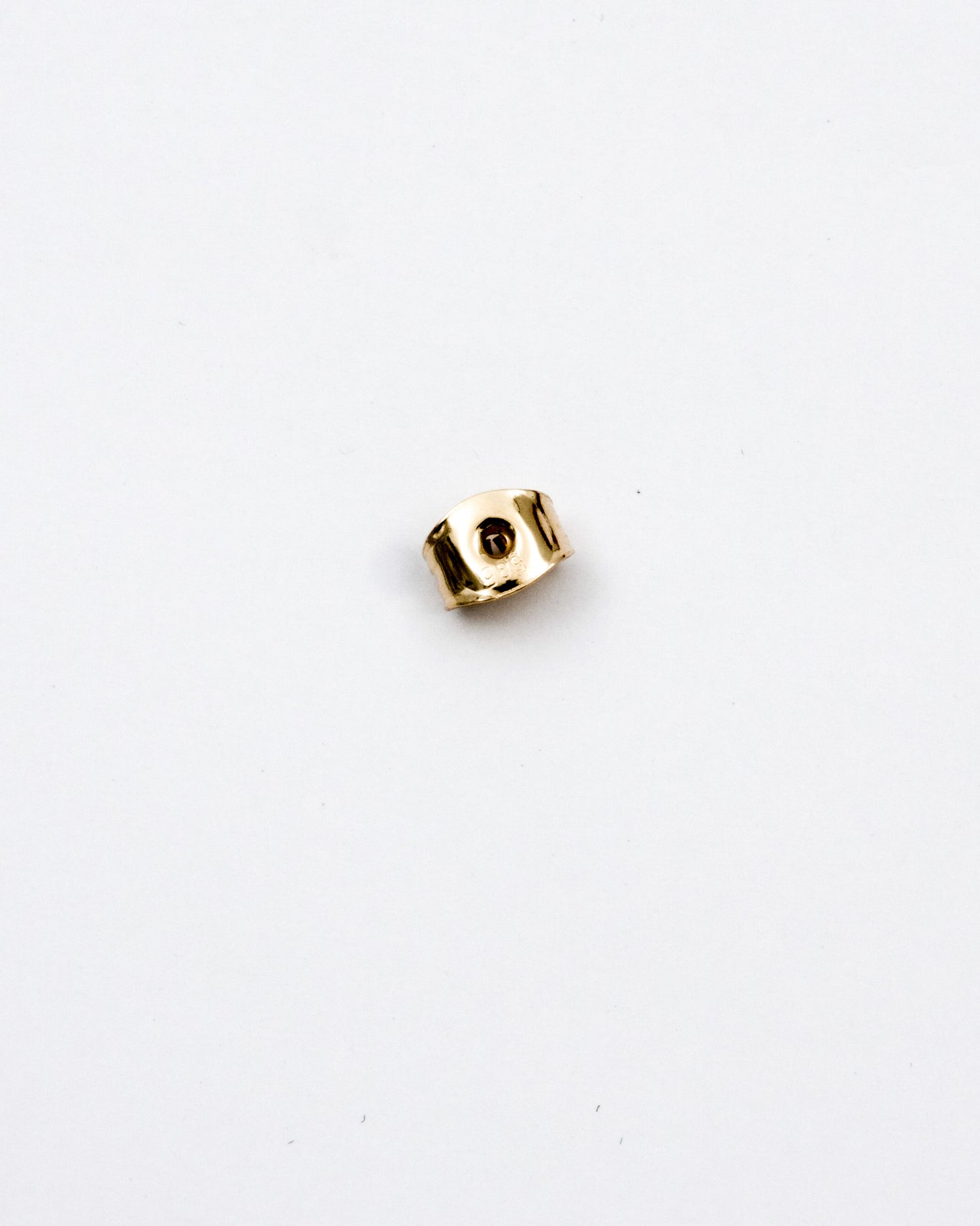 Korvakorun taustanasta kulta