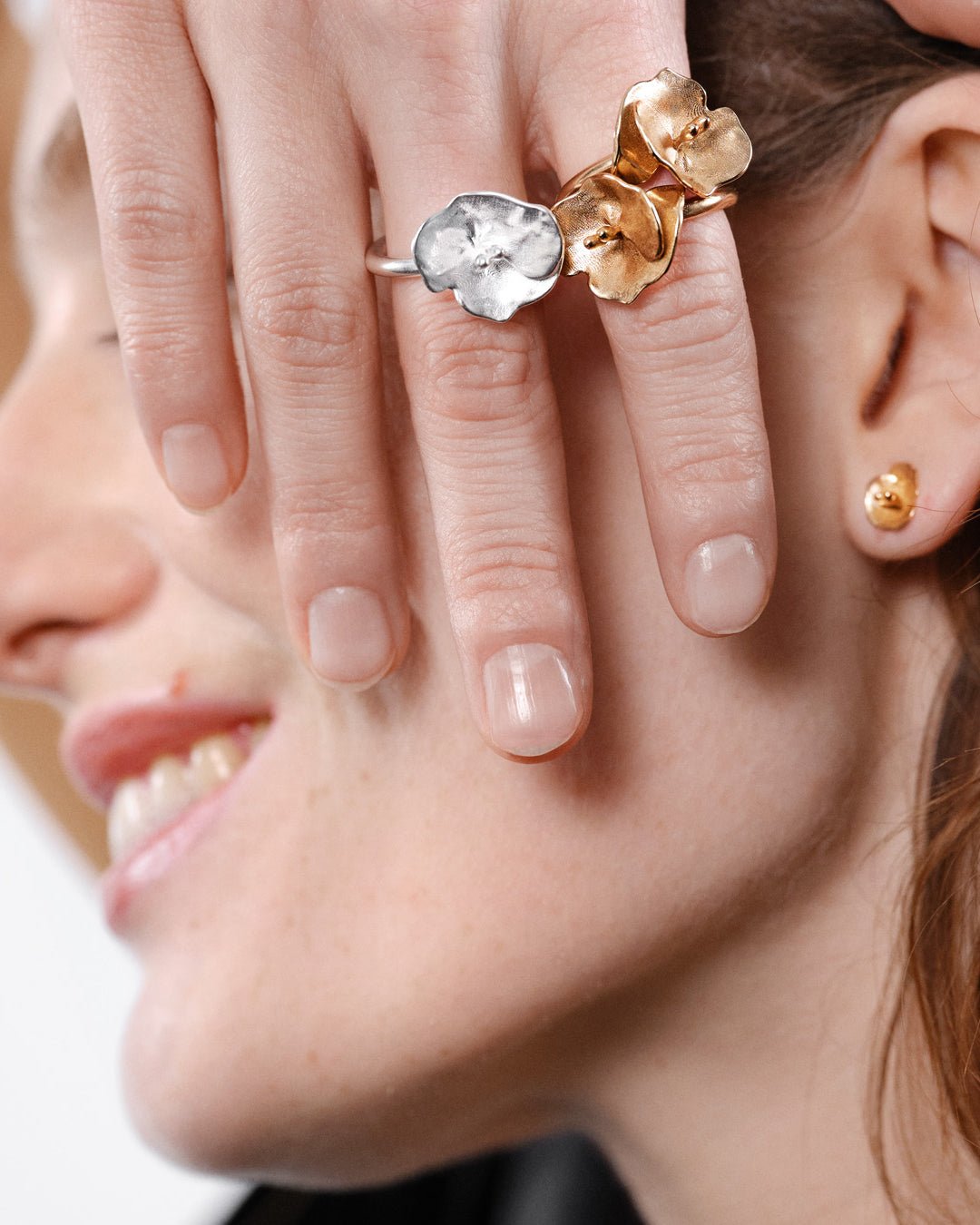 Summer Night Rose miniature earrings bronze