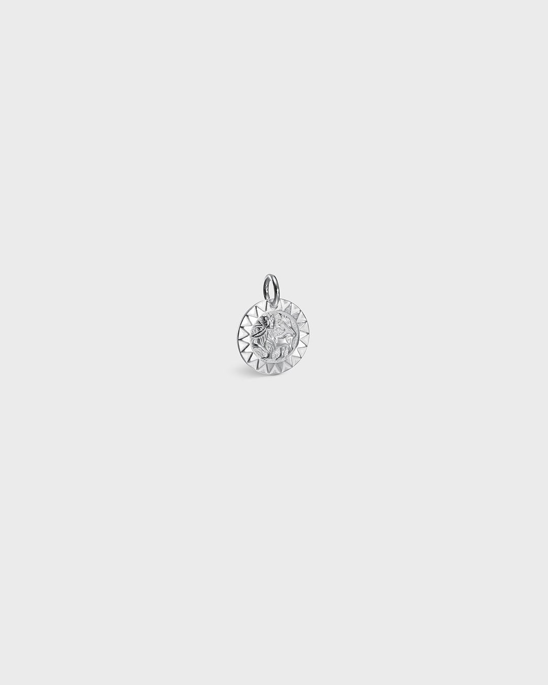 Amuletti-pikkuhela Aurinkoleijona hopea