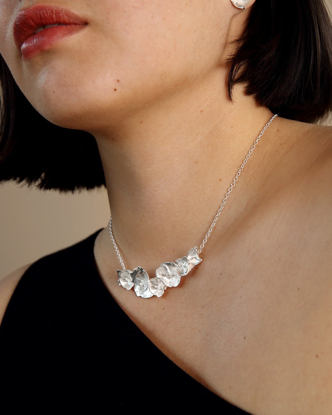 Summer Night Rose Necklace silver