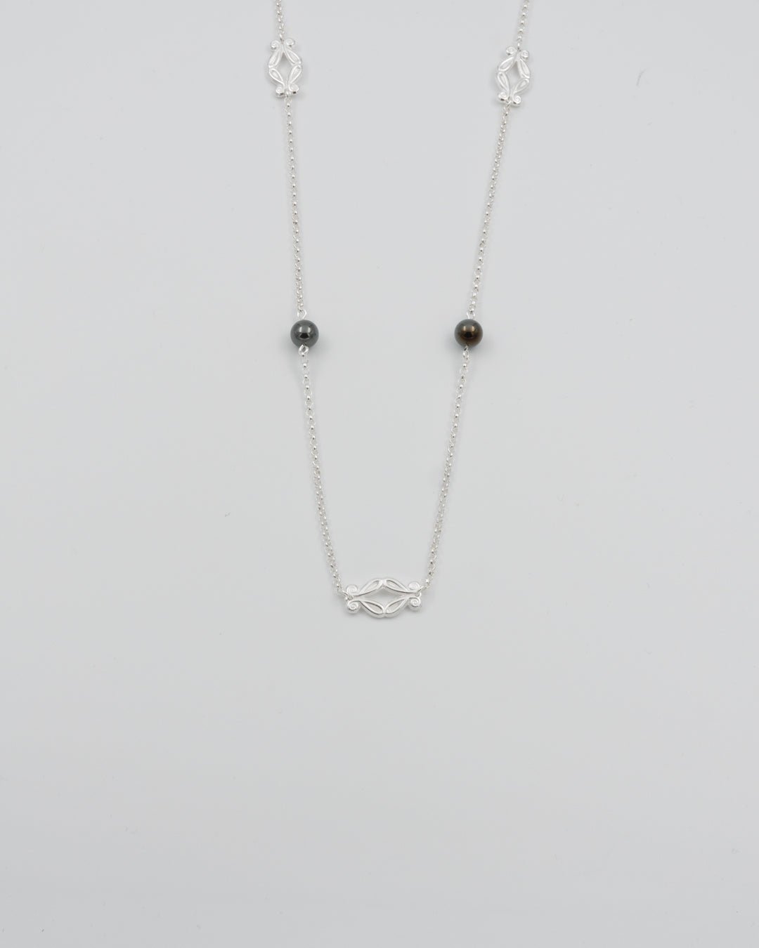 Held Iris necklace 85 cm silver hematite