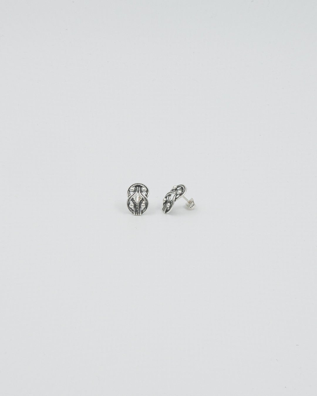 Held Teljänneito earrings silver pin